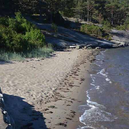 Hallestrand Vandrarhem Stromstad Bagian luar foto